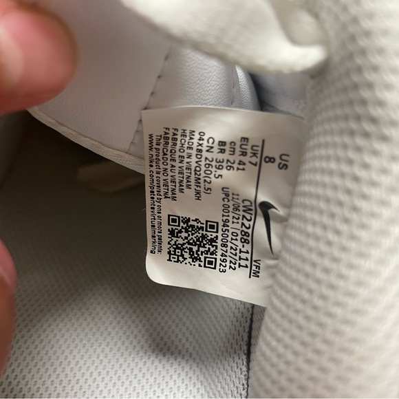 Nike Air Force 1 Like New - Picture 6 of 7